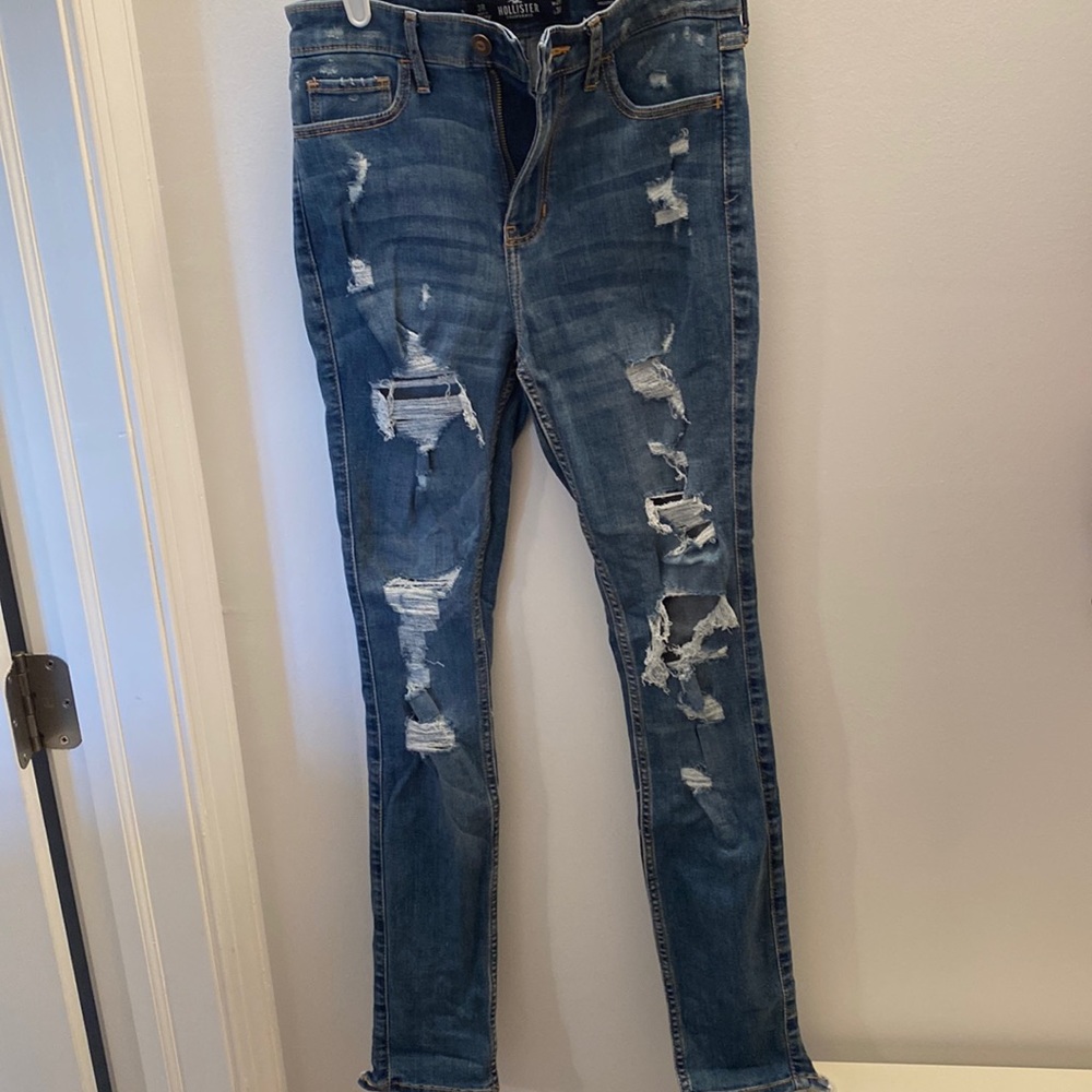 Hollister women’s ripped skinny jeans